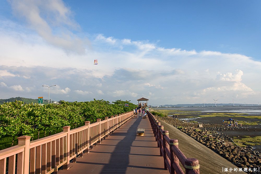 新竹香山景點|香山濕地賞蟹步道(免門票)情侶約會.親子景點|浪漫愛心石滬~賞蟹觀景的夢幻基地!