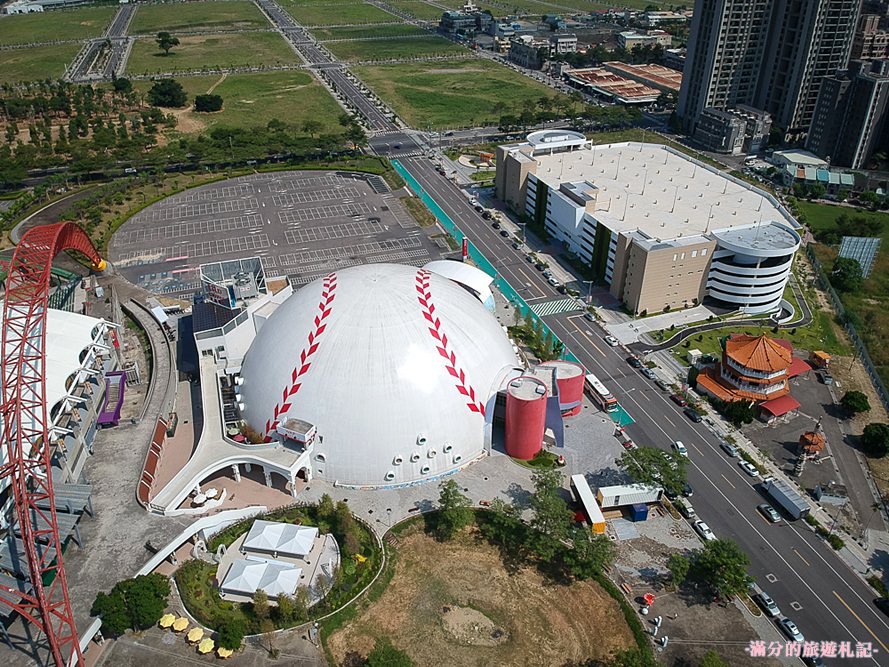 台中北屯景點》洲際棒球文創園區 Lilo Park 台中棒球故事館 外星人棒球揮進大台中