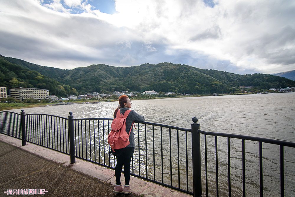 日本河口湖住宿》風之亭KUKUNA 一泊二食 美味網燒HANA 開窗就能看世界遺產富士山