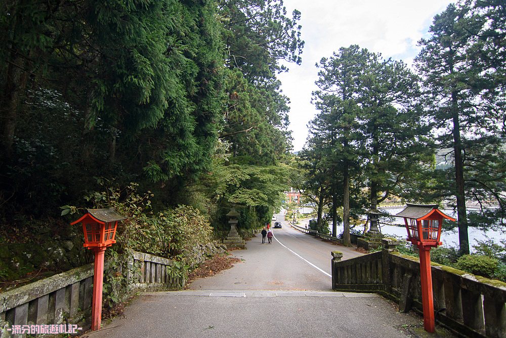 日本箱根景點》箱根神社 和平鳥居 蘆之湖上最美的紅色鳥居 情侶約會必訪