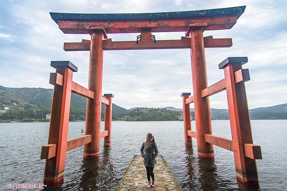 日本箱根景點》箱根神社 和平鳥居 蘆之湖上最美的紅色鳥居 情侶約會必訪