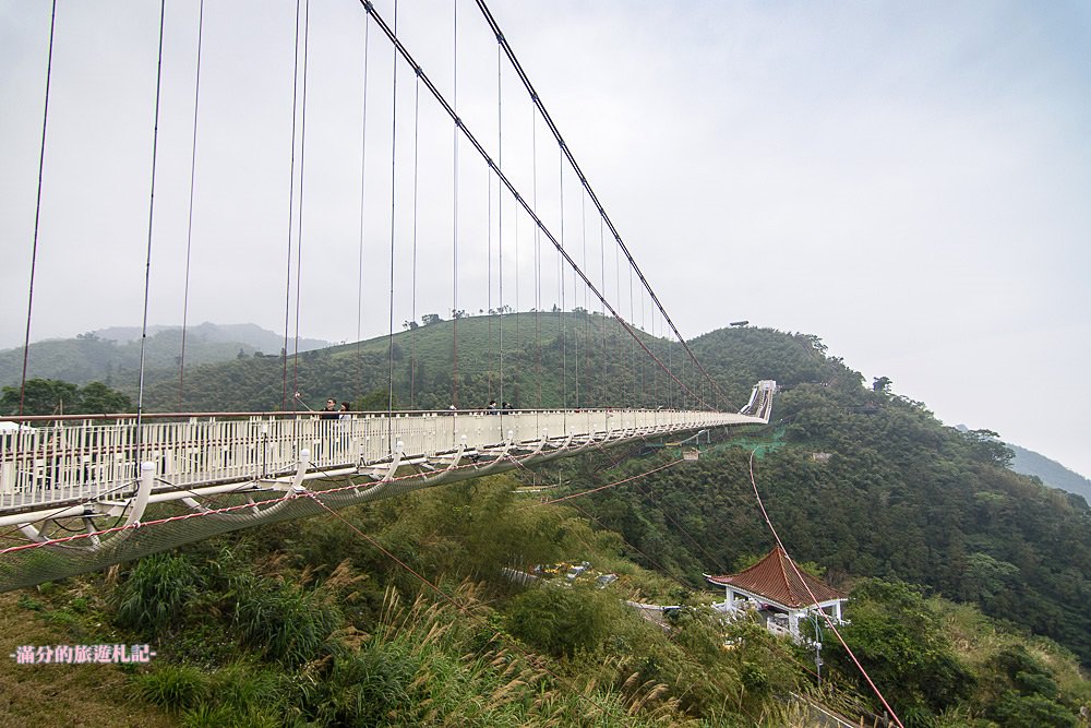 【2024梅山太平雲梯最新玩法】走吊橋.望茶田.逛老街.嘉義海拔最高最美天空步道, 帶你漫步在雲端!