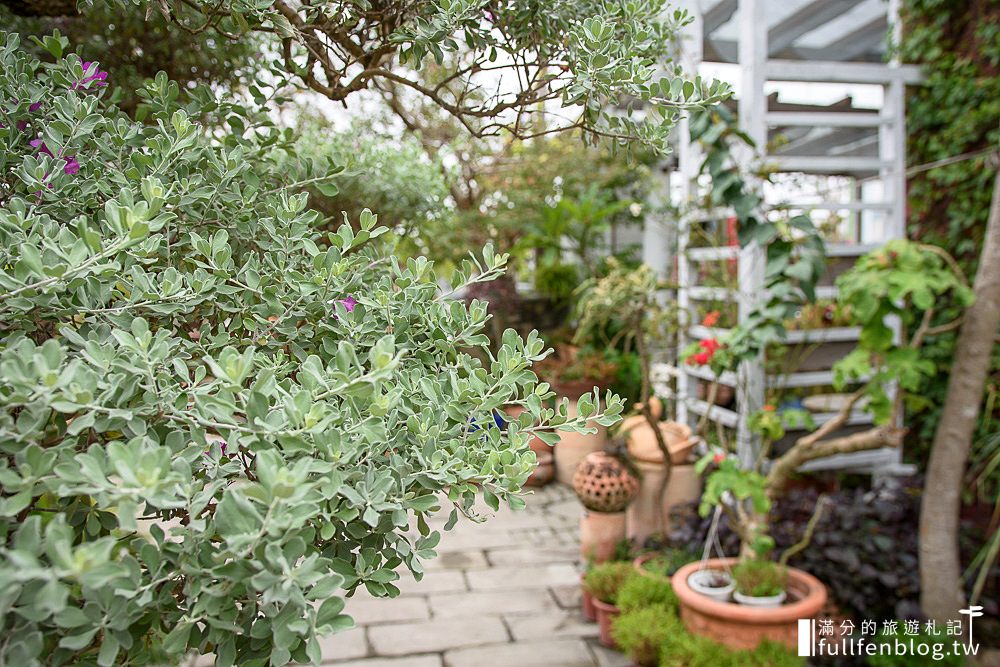 彰化田尾景點》田尾綠海咖啡館|田尾下午茶.花藝.觀景庭院|花草叢林間的白色小希臘莊園!