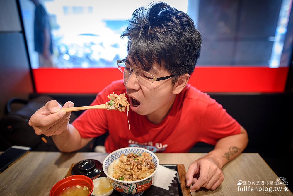 桃園中壢美食|品拉麵(近中壢車站)~平價日式拉麵.招牌豚骨湯頭.牛肉丼飯~客製化拉麵.服務優.味美份量足!