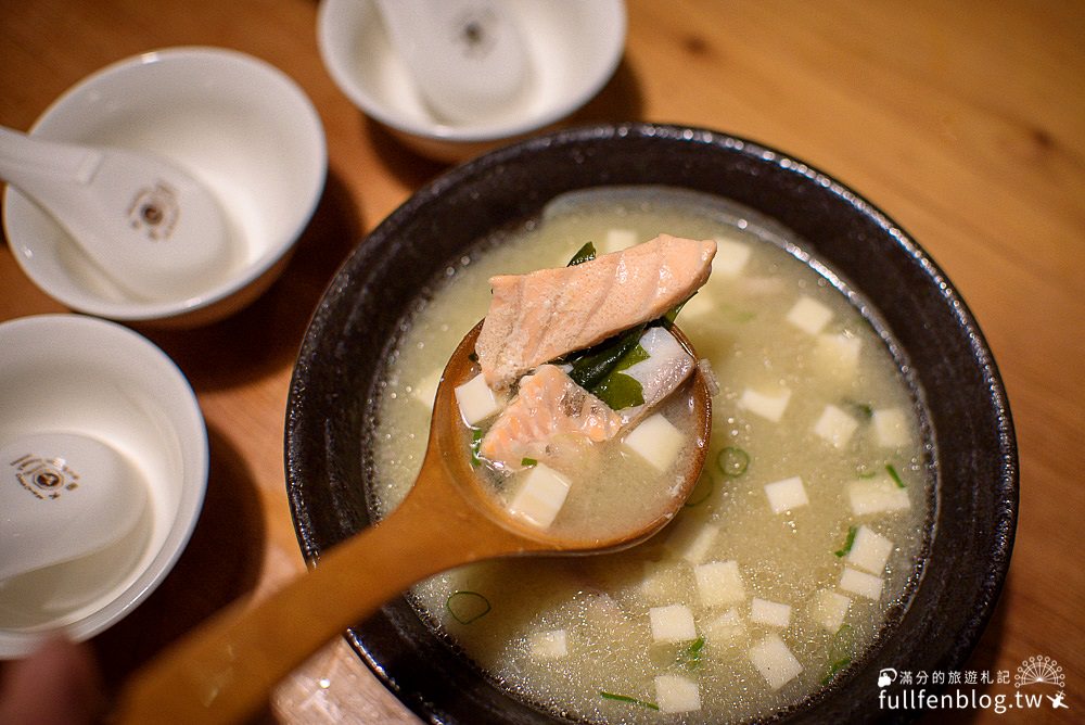 桃園美食|一畝田手作日式料理(近藝文特區)|桃園居酒屋.生魚片.丼飯.握壽司~小酌聚會.消夜找樂子的好去處!