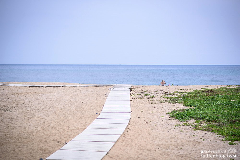 澎湖景點|白灣景觀餐廳|沙灘.海景.啤酒.下午茶|情侶約會必訪|踩水觀海秘境~180度絕美海景就在眼前!