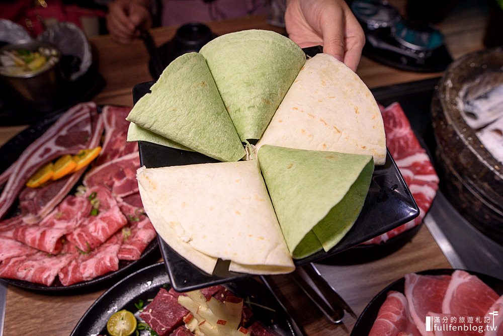 基隆燒肉美食|月桂炭火燒肉吃到飽|澎湃優質肉品海鮮.創意燒烤吃法~哈根達斯冰淇淋無限供應!