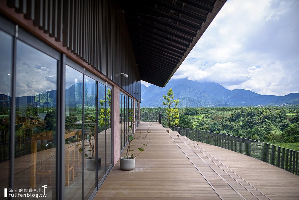 南投魚池景點|鹿篙咖啡莊園|下午茶.輕食.景觀餐廳.情侶約會|群山環繞~茶田上的咖啡莊園!