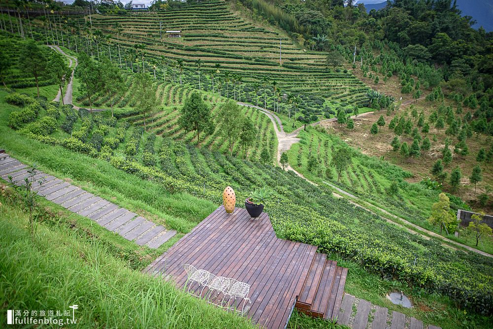 南投魚池景點|鹿篙咖啡莊園|下午茶.輕食.景觀餐廳.情侶約會|群山環繞~茶田上的咖啡莊園!