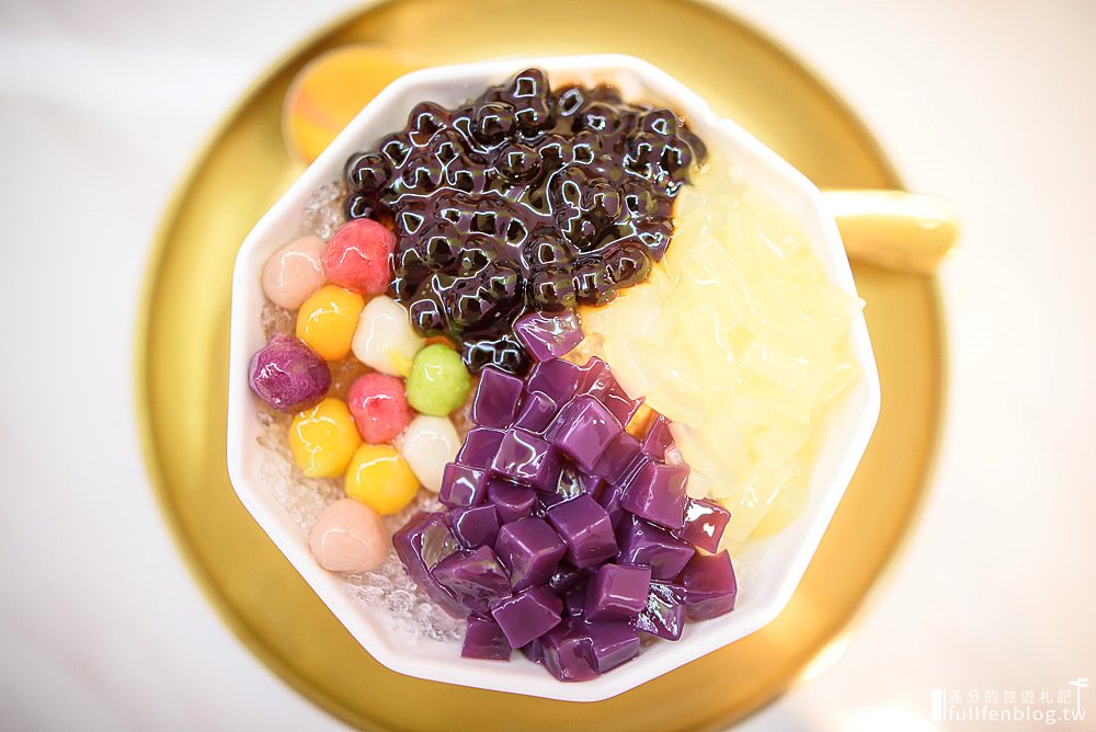 嘉義甜點美食|一象甜品|文化路夜市美食|必點彩虹粉粿冰.綜合QQ冰|冰品上的調色盤~超萌小象陪你吃冰消暑趣！
