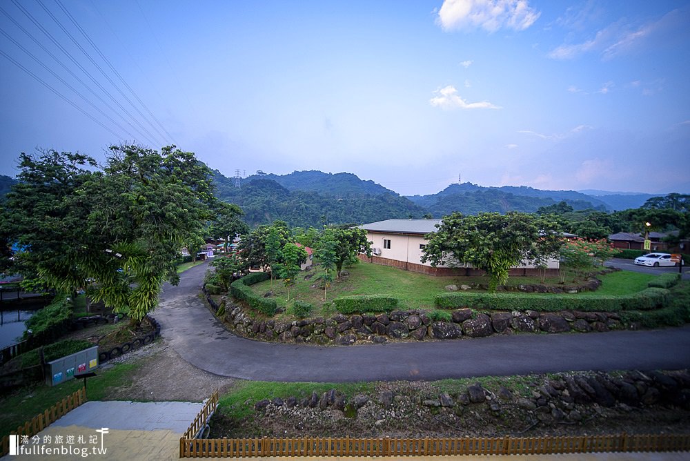 南投竹山景點|海盜村景觀彩繪園區|竹屋部落民宿.3D立體彩繪.親子景點~登上巨型海盜船來去當海賊!