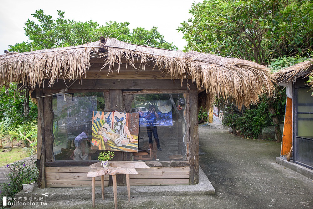 花蓮豐濱景點|項鍊海岸工作室|景觀餐廳.情侶約會.木製DIY|茅草藝術建築~在月牙鞦韆上望海！