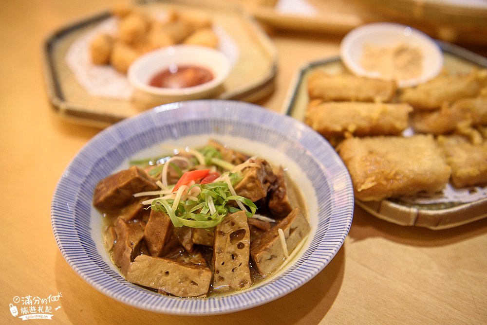 台中美食|有春茶館|古早味小吃.創意特調飲.下午茶聚會|夢幻燈籠殿堂~復古茶樓用餐喫茶趣!