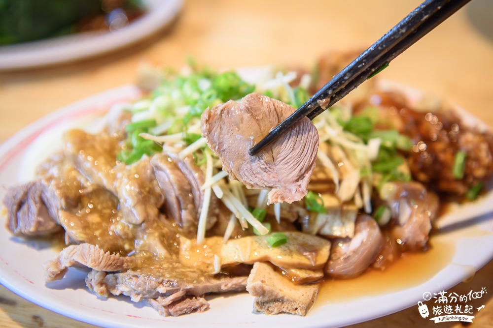 屏東里港美食|義成伯麵店|招牌必點麻醬麵.菜捲.粉腸|濃濃日式建築~飄香40年的好味道!