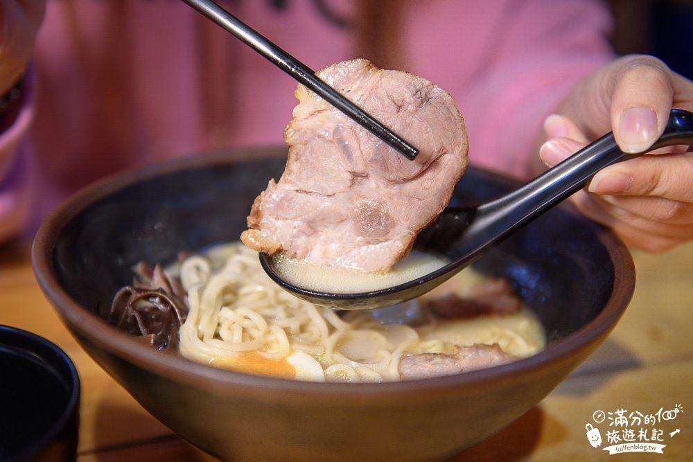 桃園美食|東一食堂(桃園大業店)|平價拉麵.丼飯.炸物|舌尖上的美味~豚骨拉麵百元有找就能吃的到!