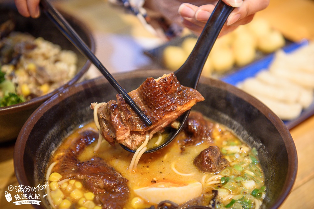 桃園美食|東一食堂(桃園大業店)|平價拉麵.丼飯.炸物|舌尖上的美味~豚骨拉麵百元有找就能吃的到!