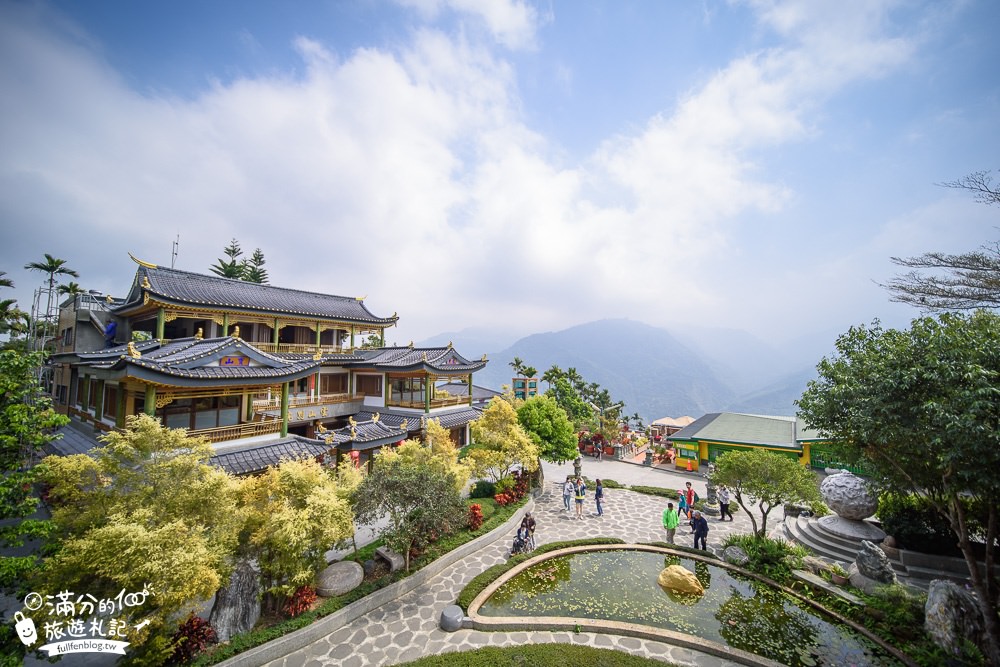 嘉義梅山【龍王金殿】免門票台版金閣寺,巧雲小棧看龍王賞茶田,人間仙境裡賞景修行!