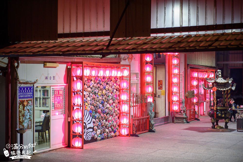 台中沙鹿夜景|黑森林景觀咖啡|下午茶.情侶約會|森林裡的合掌童話屋~秘境中的浪漫城市燈海!