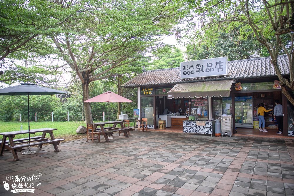 彰化景點|日月山景休閒農場(免門票)親子景點.下午茶|搭火車.看牛群.餵小羊~踏青賞花好去處!