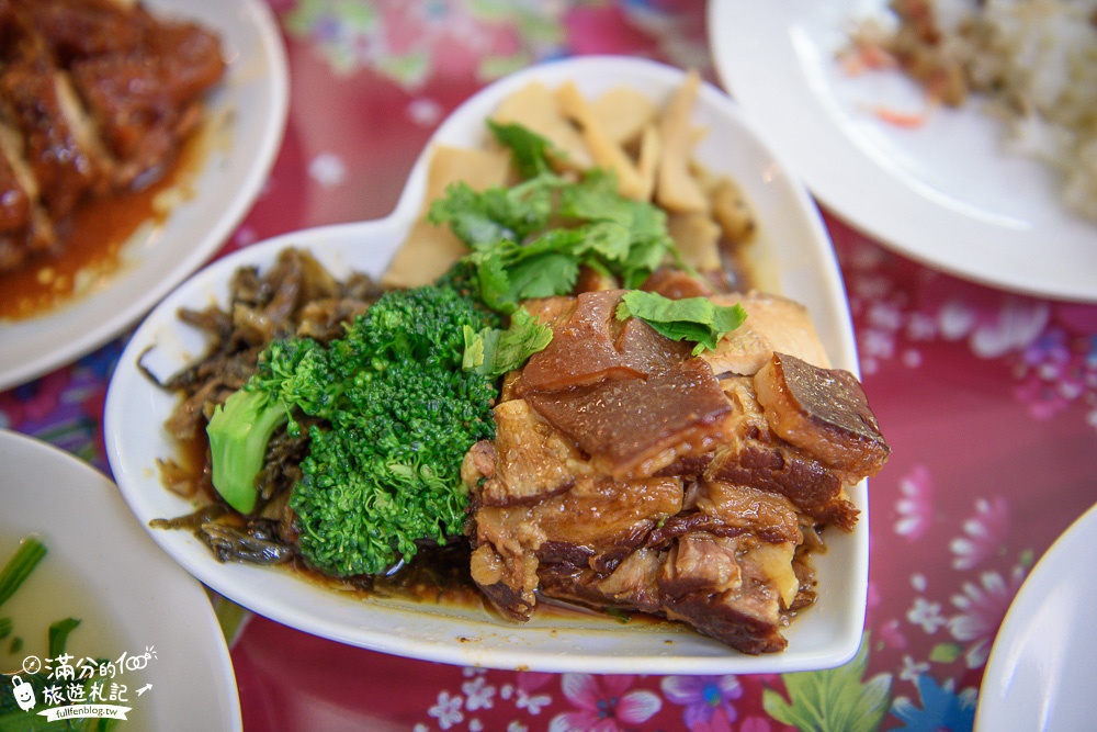 台中大安景點|卓也小屋大安庭院餐坊|景觀餐廳.下午茶.風味合菜|別有洞天~古色古香的森林庭院!