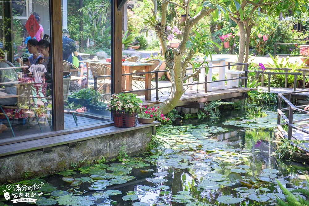 台中大安景點|卓也小屋大安庭院餐坊|景觀餐廳.下午茶.風味合菜|別有洞天~古色古香的森林庭院!