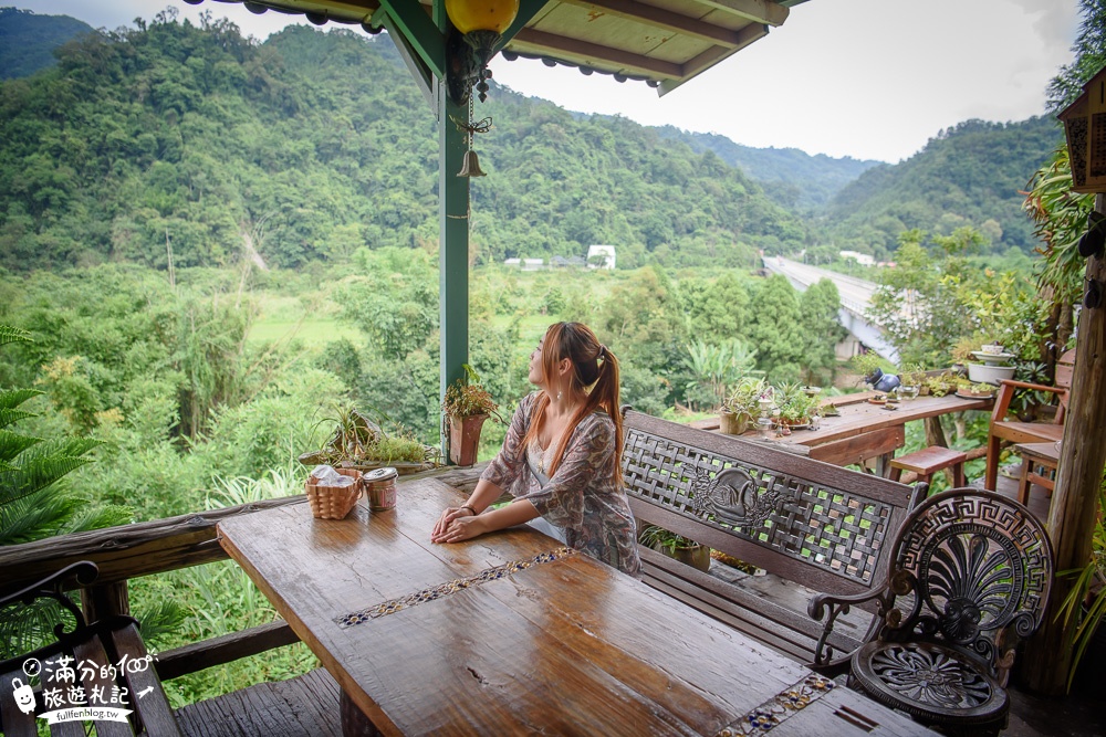 新竹竹東【It’s Alice Cafe&Food】竹東景觀餐廳.約會下午茶,森林裡的歐風小屋,來喝咖啡逛花園!