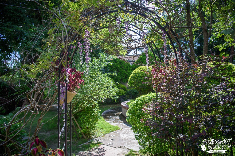 台中豐原景點|鐵道之鄉酒莊(免門票)|情侶約會.下午茶|巨型葡萄.橡木桶超吸睛~童趣歐風小莊園!