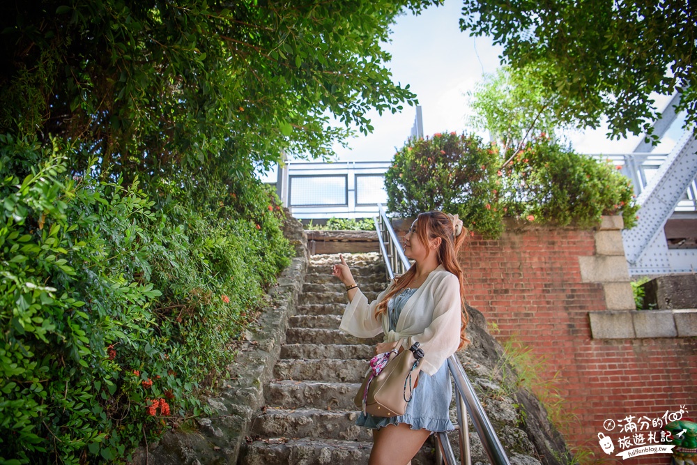 高雄大樹景點|高屏溪舊鐵橋(免門票)情侶約會.看火車.鳳凰花|絕美鐵道秘境~高屏溪最美天空步道!