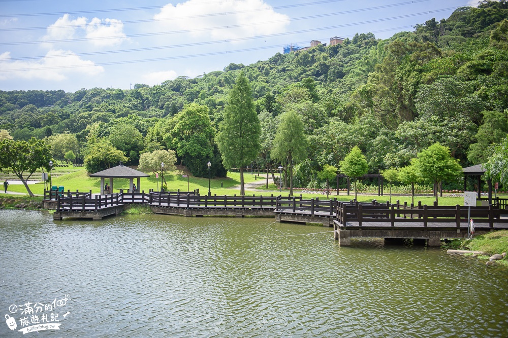 桃園大溪景點|大溪河濱公園|LOVE造景.愛心隧道.海盜船溜滑梯.天空步道~療癒系婚紗攝影基地!