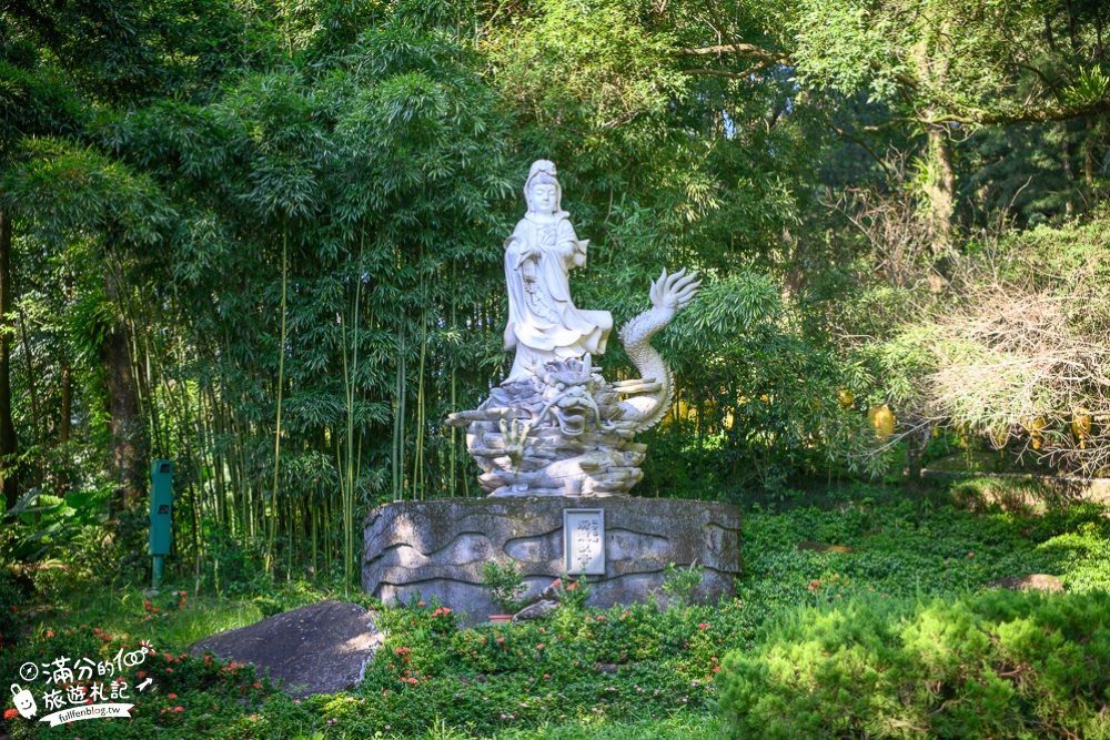 南投國姓景點|禪機山仙佛寺(免門票)燈籠天梯.敲鐘祈福.巨石蓮花座|好壯觀~500羅漢包圍大佛的震撼!