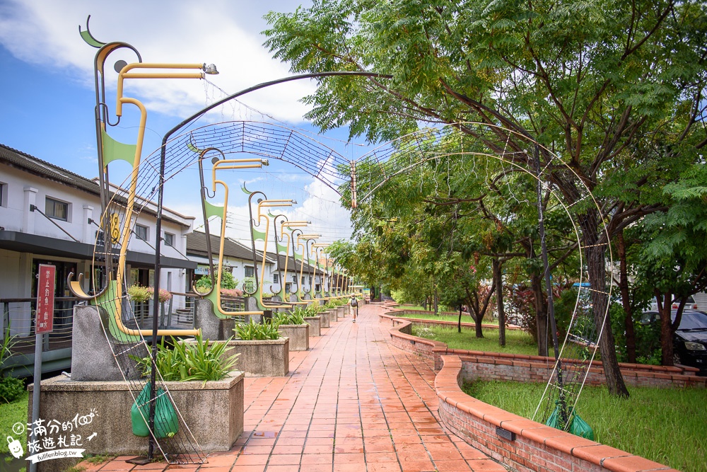 雲林斗南景點|他里霧文化園區(免門票)親子景點.免費看電影.互動小遊戲|遇見藍精靈~古錐公仔走出繪圖本!