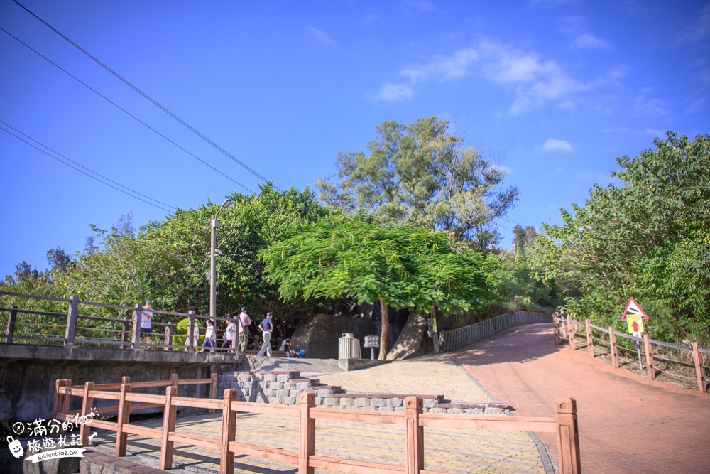 苗栗後龍景點|過港隧道(免門票)走隧道.看風車.望海景|隧道三連拍~神秘的黃金洞穴!