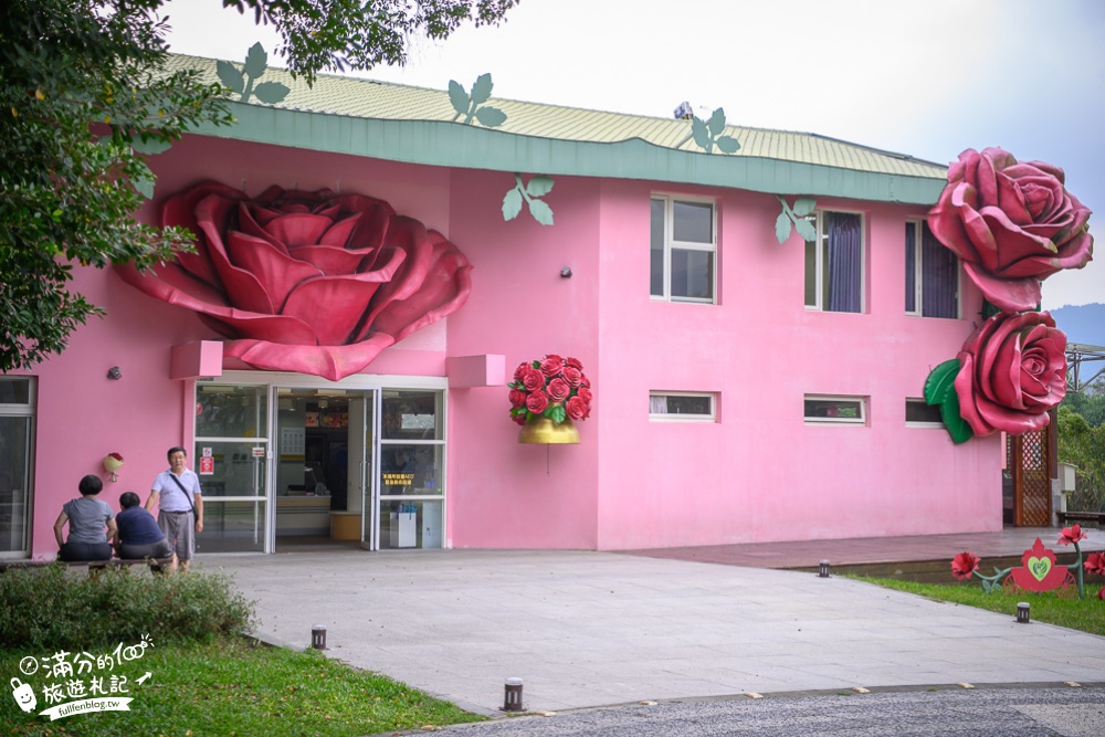 嘉義大埔景點【大埔旅遊資訊站】情人公園免門票.巨大玫瑰花束.香水瓶.玫瑰花粉紅屋,少女心大噴發!