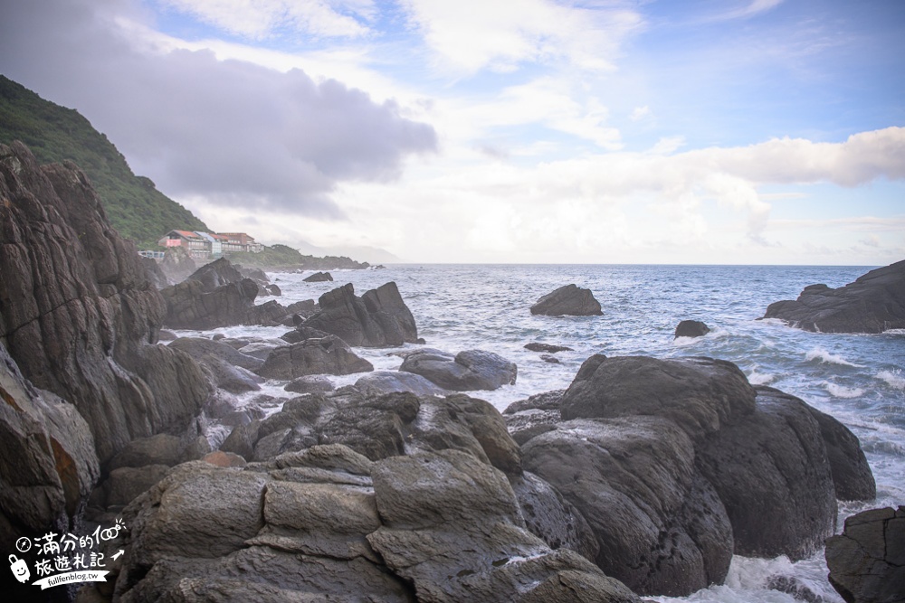 宜蘭頭城景點|北關海潮公園(免門票)蘭陽八景.一線天.礁石海景.龜山島|大海上的藝術品~通往海洋的巨石間隙!