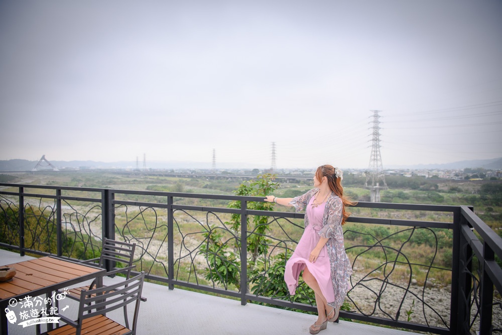 苗栗銅鑼咖啡館|回角咖啡|景觀餐廳.情侶約會.浪漫夜景|純樸食光~在白色貨櫃眺望城市美景!