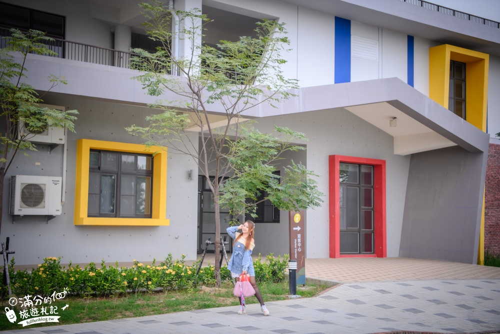 台南景點|官田遊客中心(免門票)西拉雅國家風景區.官田大地標|好療癒~梅花鹿地景大草原!