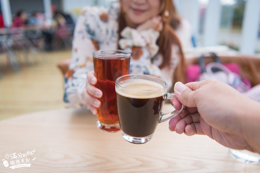 桃園景點|Overthere白色貨櫃屋|景觀咖啡館.下午茶.寵物友善|唯美療癒~超夢幻水上玻璃屋!