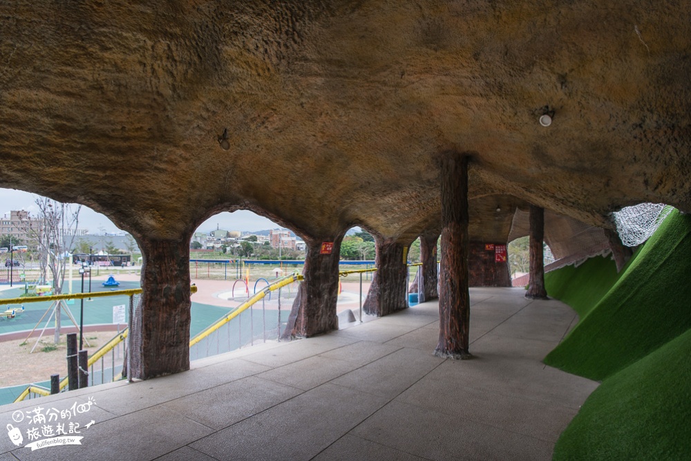 苗栗竹南景點|獅山多功能運動公園(免門票)火炎山主題公園.彩虹步道.蘑菇屋|竹南地標~創意火炎山溜滑梯!