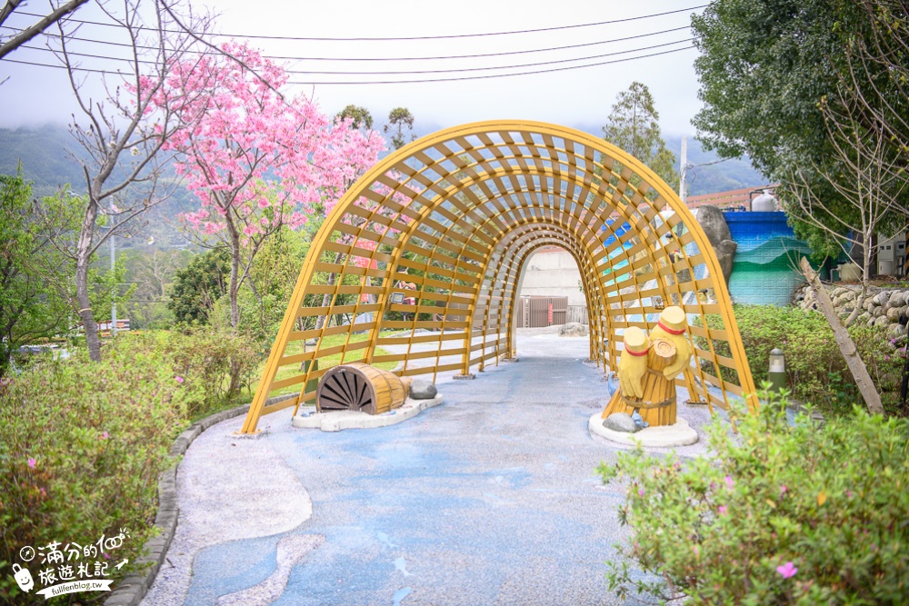 桃園復興景點【羅浮溫泉湯池】義興吊橋.泰雅故事公園,走吊橋.泡足湯.吃部落風味餐,壯麗溪谷風光盡收眼底!