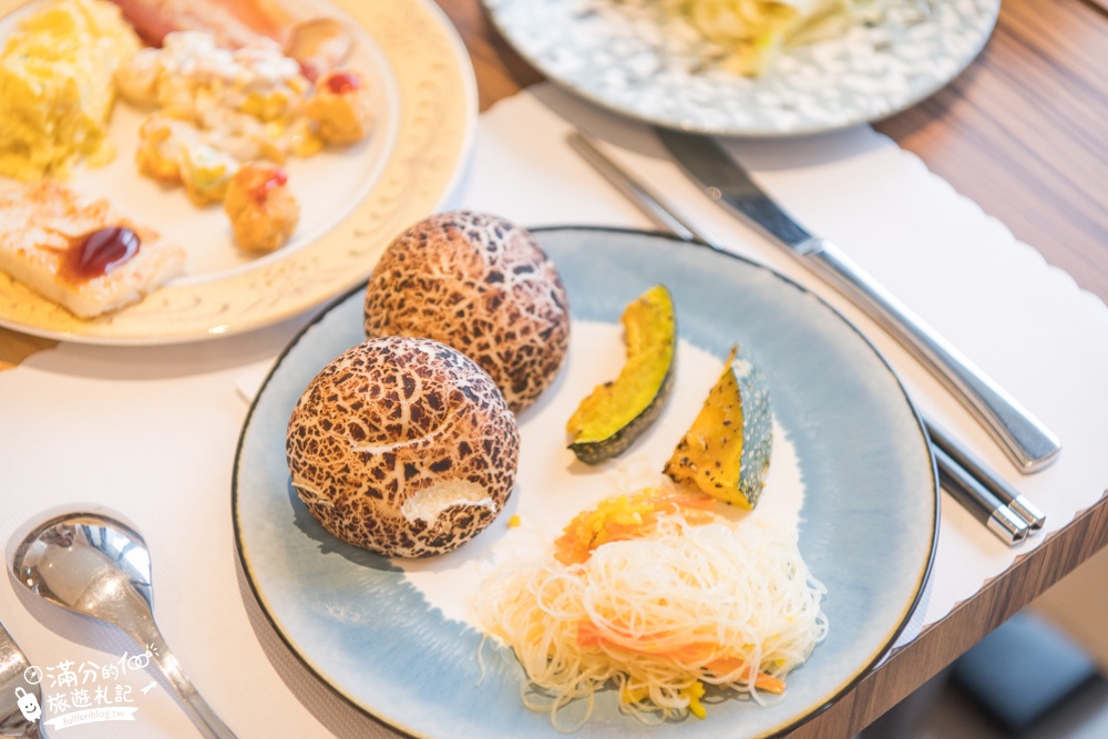 宜蘭住宿推薦|蘭陽烏石港海景酒店|一泊二食.海景自助吧饗宴.泳池影院|拉開窗~輕鬆望見烏龜島!