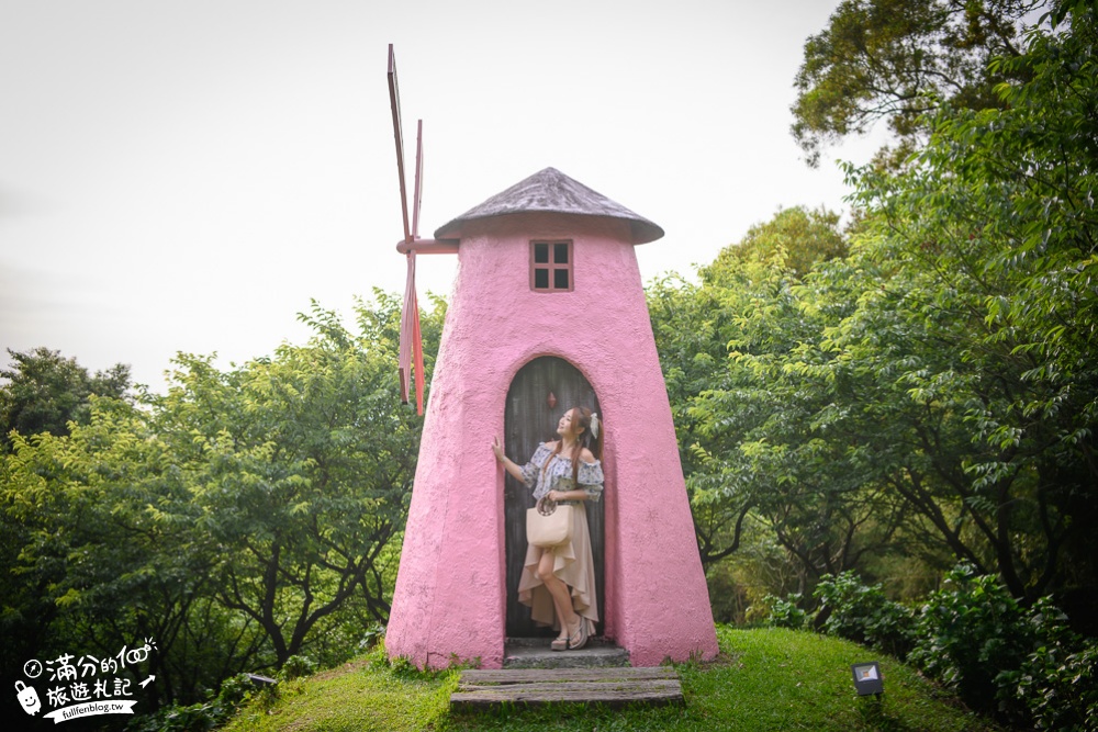 陽明山景點|真愛桃花源庭園餐廳|哥德式教堂.風車小屋.水上松林.小希臘建築|百元門票不限時~隱身陽明山婚紗基地!