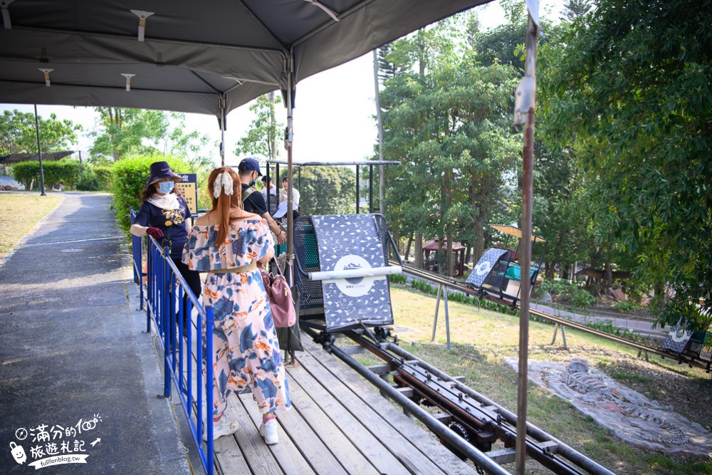 彰化員林景點【百果山探索樂園】恐龍主題園區.台版侏羅紀公園,親子景點.虛擬實境體驗,1:1大恐龍超逼真!