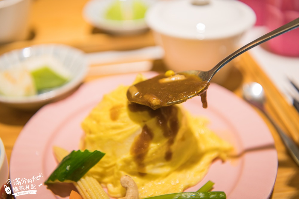 彰化美食|茉莉公主的花園城堡.茉莉公主蛋包飯|旋轉木馬主題親子餐廳|公主陪你吃飯~裙擺蛋包飯超吸睛!