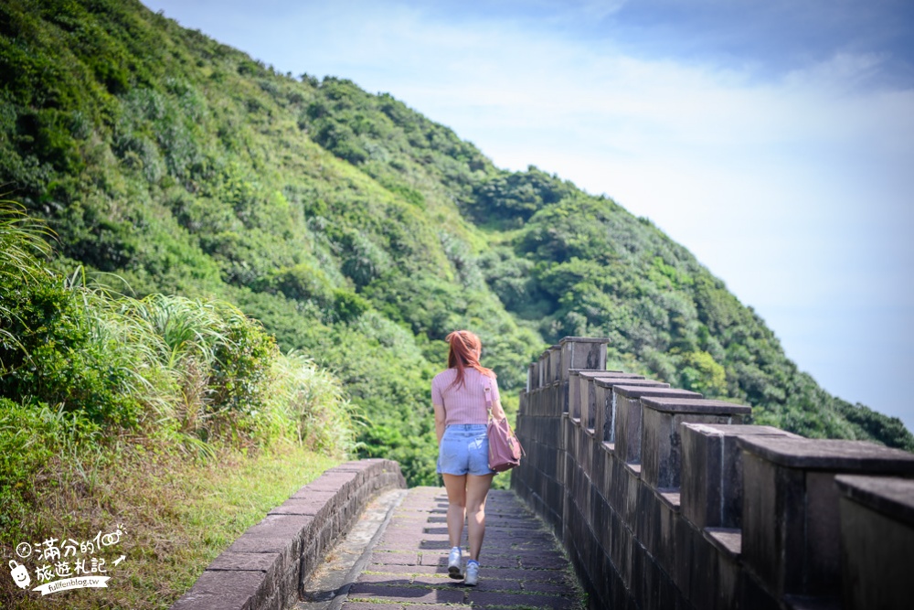 東北角景點【聽濤cafe】迷彩風咖啡館.望山景.吹海風.走彩虹階梯,山海交界的約會秘境!