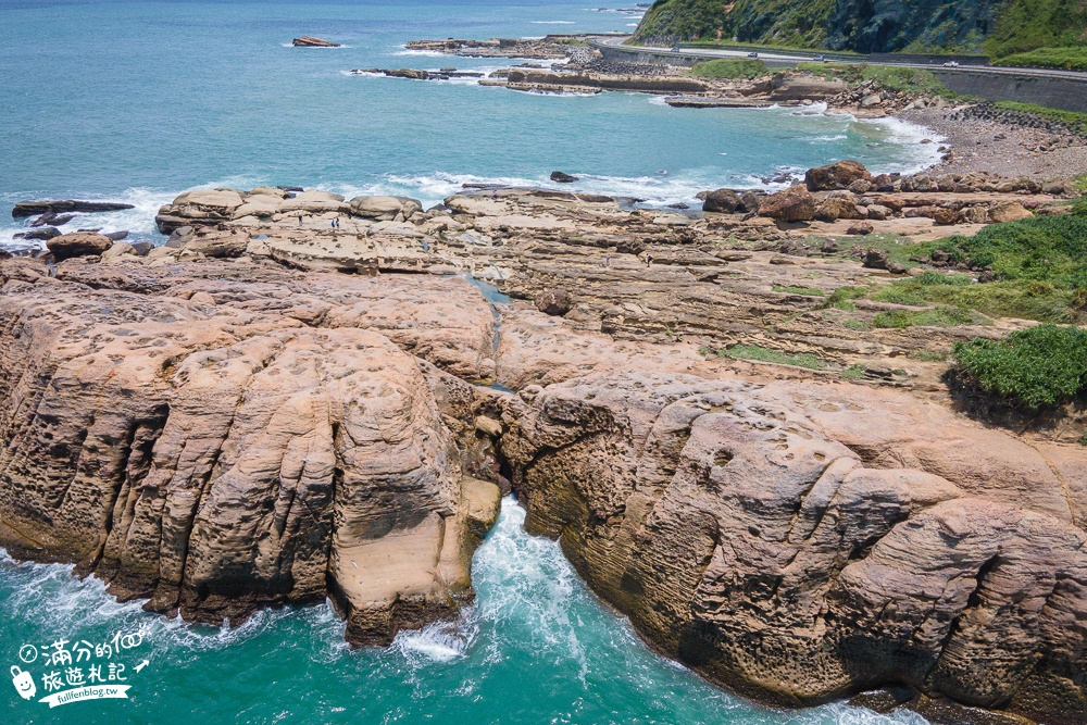 東北角景點|大野狼與小綿羊岩.海狗岩|神秘天然海蝕洞~大海上的紅貴賓!