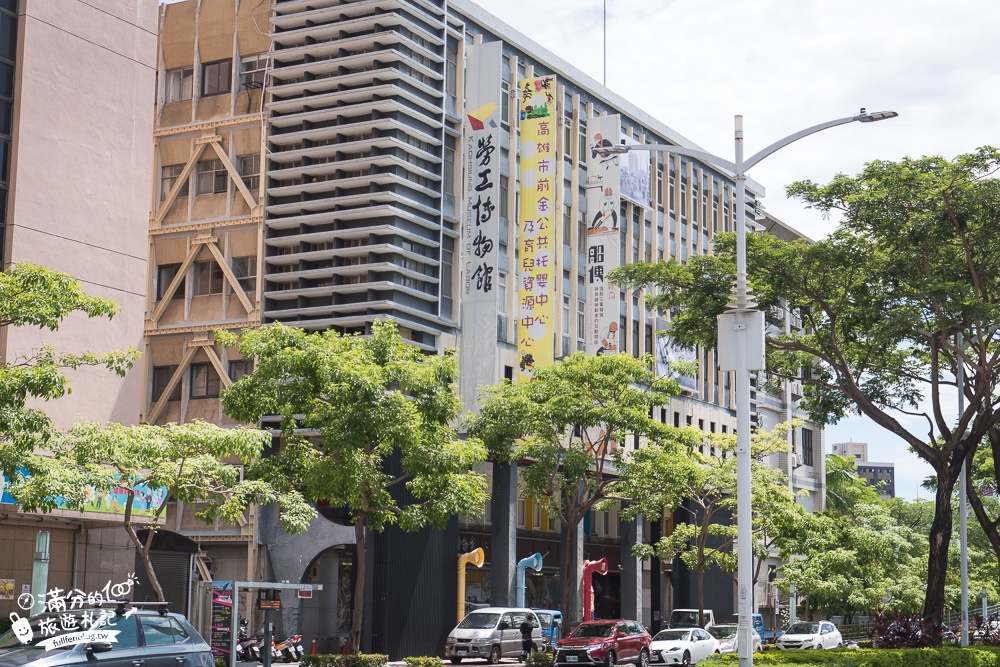 高雄愛河景點|勞工博物館(免門票)要加薪.反超時.趣味互動體驗|好吸睛～巨人工頭超好拍!