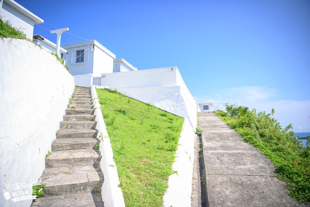 基隆景點|基隆燈塔(免門票)小希臘秘境~看燈塔.望基隆嶼.180度海景視野|按下快門,張張都是明信片!