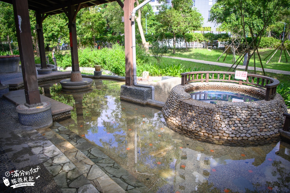 宜蘭景點|礁溪溫泉公園(免門票)幾米兔泡溫泉超可愛.免費足湯.森林風呂~與兔子玩蹺蹺板!