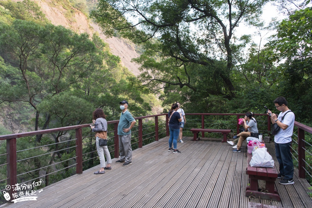 屏東景點|卡悠峯瀑布(免門票)步行15分直達懸崖秘境~秀麗群山.磅礴山澗瀑布盡收眼底!