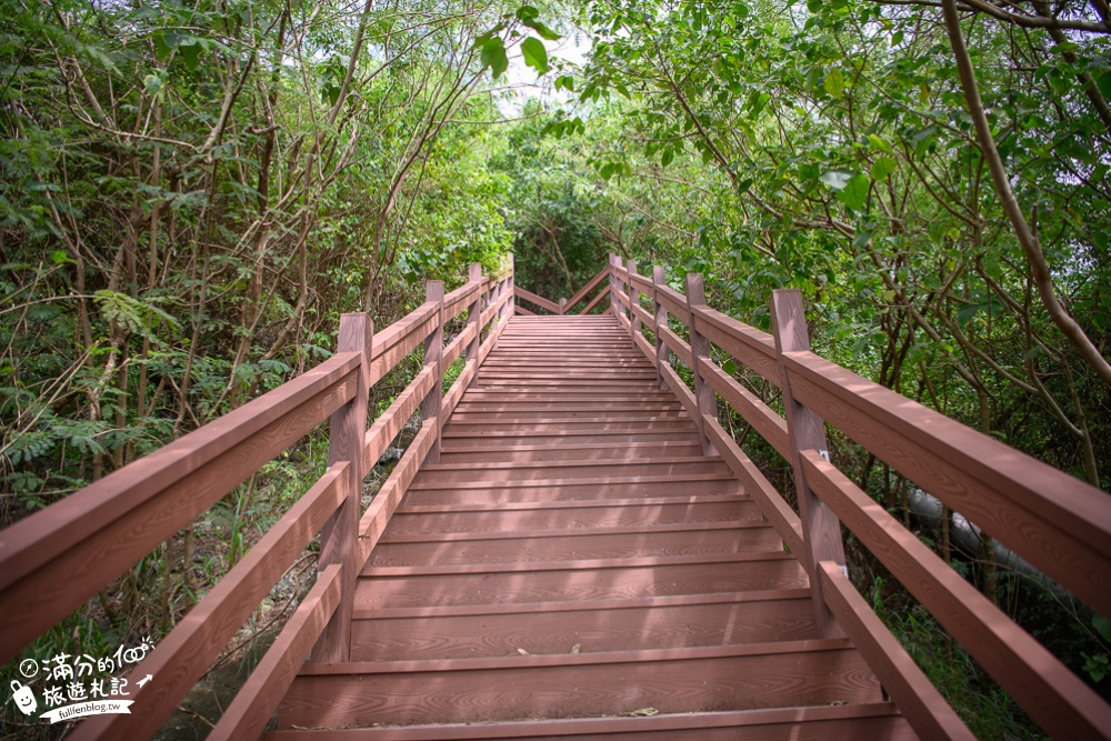 高雄景點|漯底山自然公園(免門票)走吊橋.望海岸線.探索惡地地形~古錐大頭兵出沒!